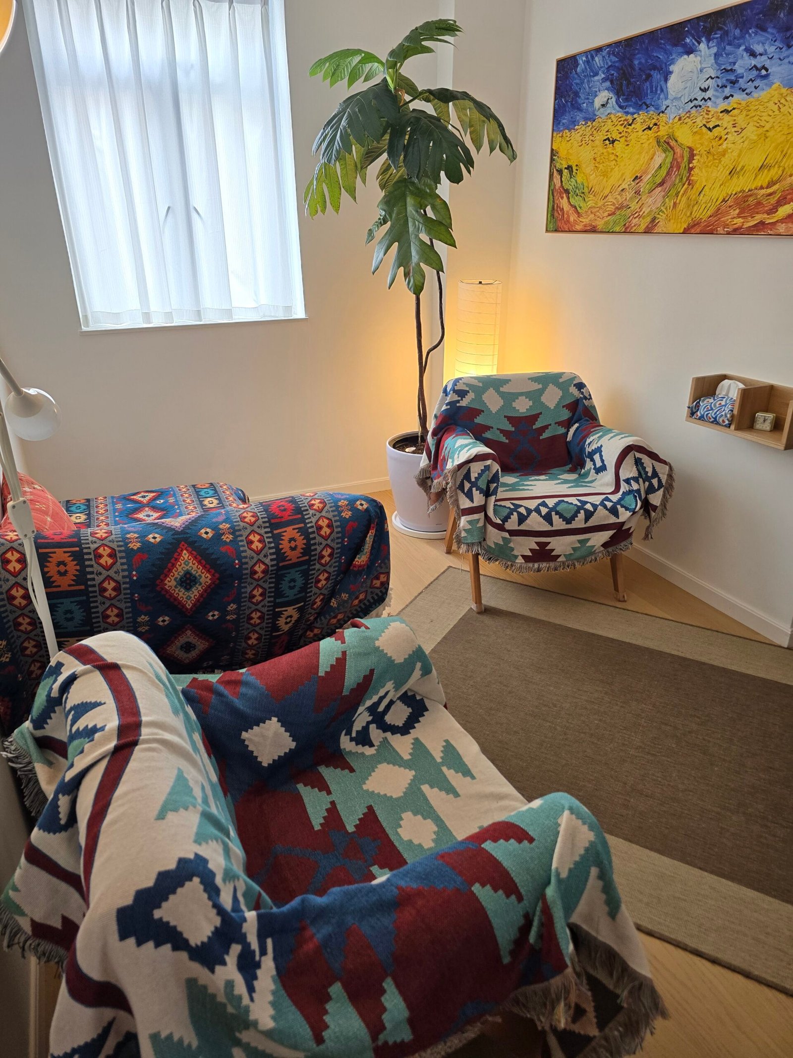 Comfortable office for Psychoanalysis in Central, Hong Kong, at Dr. Busiol's practice.