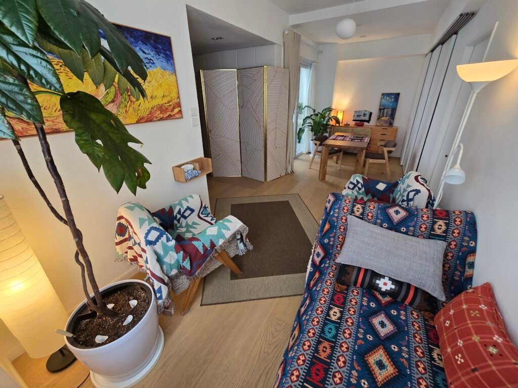 Comfortable office for Psychoanalysis in Central, Hong Kong, at Dr. Busiol's practice.